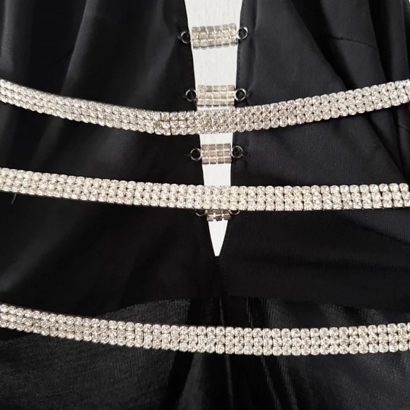 Vintage 90s Lillie Rubin Rhinestone Back Detail Halter Neck Black Formal Gown XS - Picture 9 of 10